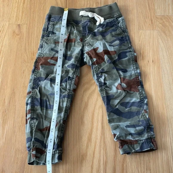 Bundle - 4 pairs Toddler Boys Explorer Camo Cargo Pants, size 2T - Picture 10 of 13